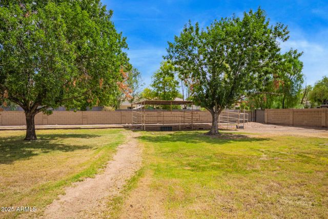 636 E MESQUITE Avenue, Gilbert, AZ 85296