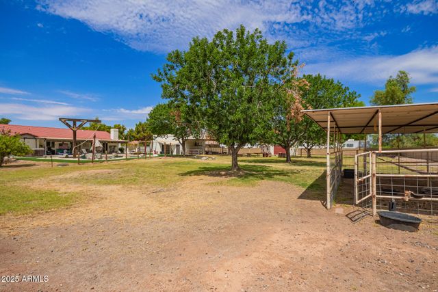 636 E MESQUITE Avenue, Gilbert, AZ 85296