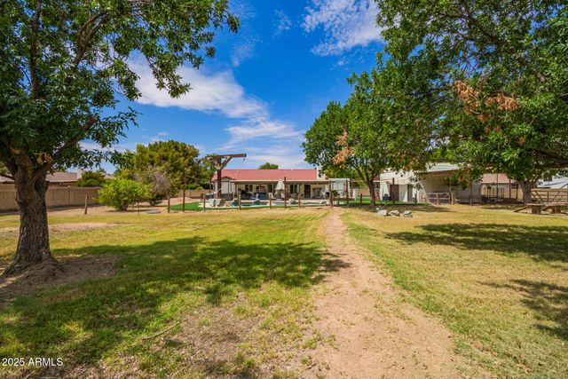 636 E MESQUITE Avenue, Gilbert, AZ 85296