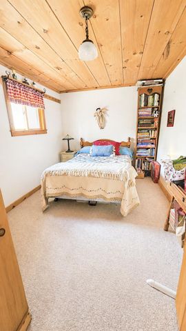 1329 Newfane Road, Wardsboro, VT 05355