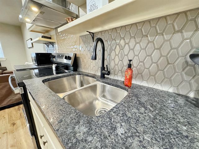 112 W Allen Road, Tahlequah, OK 74464