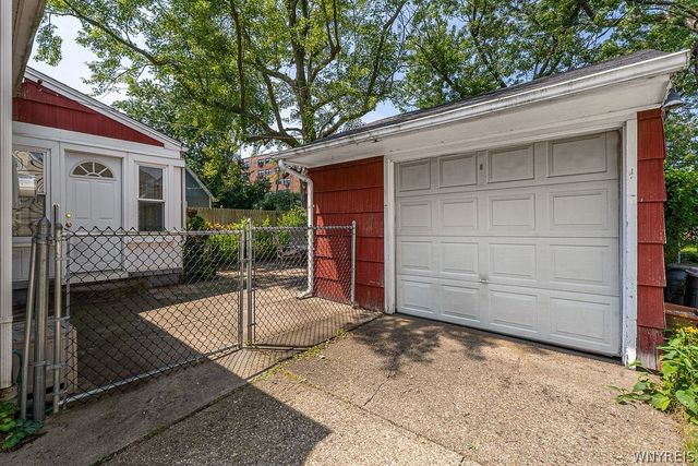 924 Delaware Road, Tonawanda, NY 14223