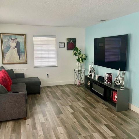 3780 NW 165th St, Miami Gardens, FL 33054