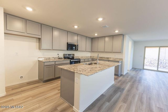 9512 E Meola Drive, Tucson, AZ 85747