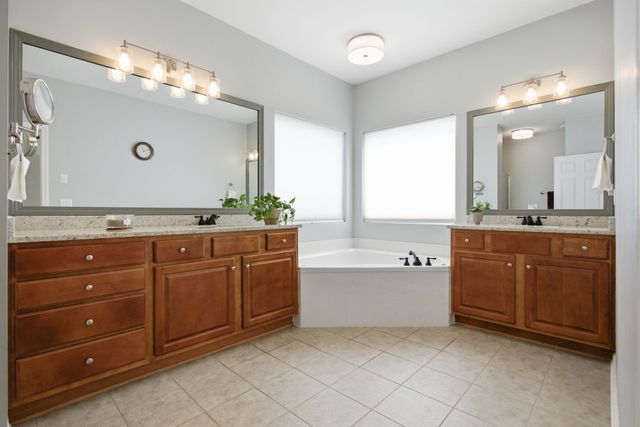 2004 Towhee Ct, Spring Hill, TN 37174