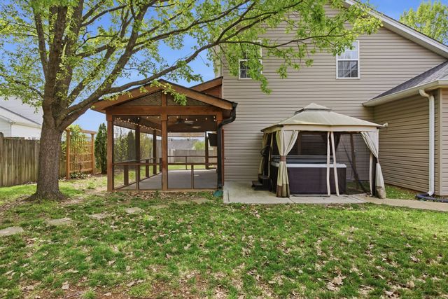 2004 Towhee Ct, Spring Hill, TN 37174