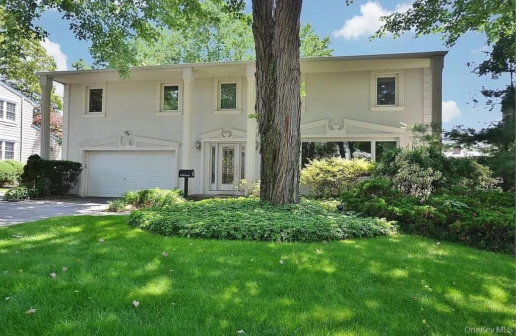 34 Old Pine Drive, Manhasset, NY 11030
