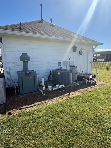 8703 Tumblewood Drive, Beach City, TX 77523