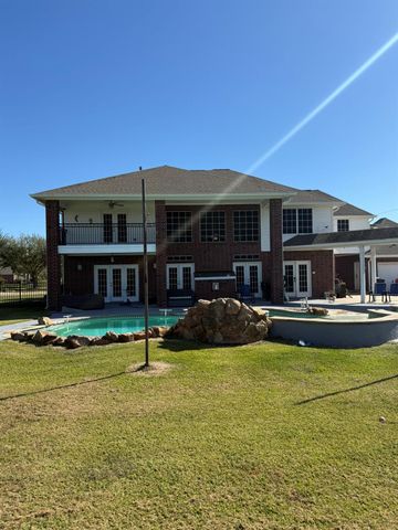 8703 Tumblewood Drive, Beach City, TX 77523