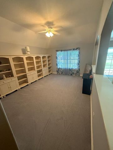 8703 Tumblewood Drive, Beach City, TX 77523