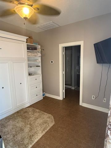 8703 Tumblewood Drive, Beach City, TX 77523