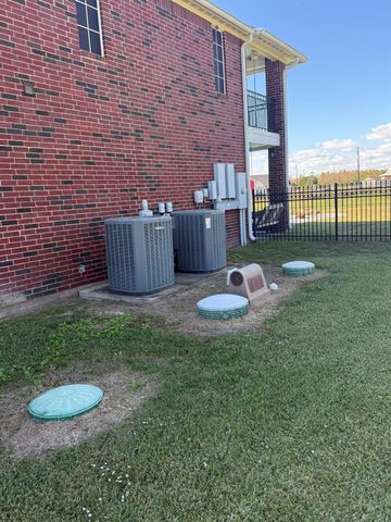 8703 Tumblewood Drive, Beach City, TX 77523