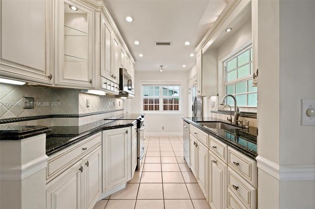 2760 NW 108th Ave, Sunrise, FL 33322