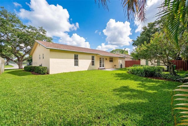 2760 NW 108th Ave, Sunrise, FL 33322