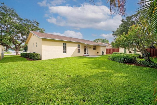2760 NW 108th Ave, Sunrise, FL 33322