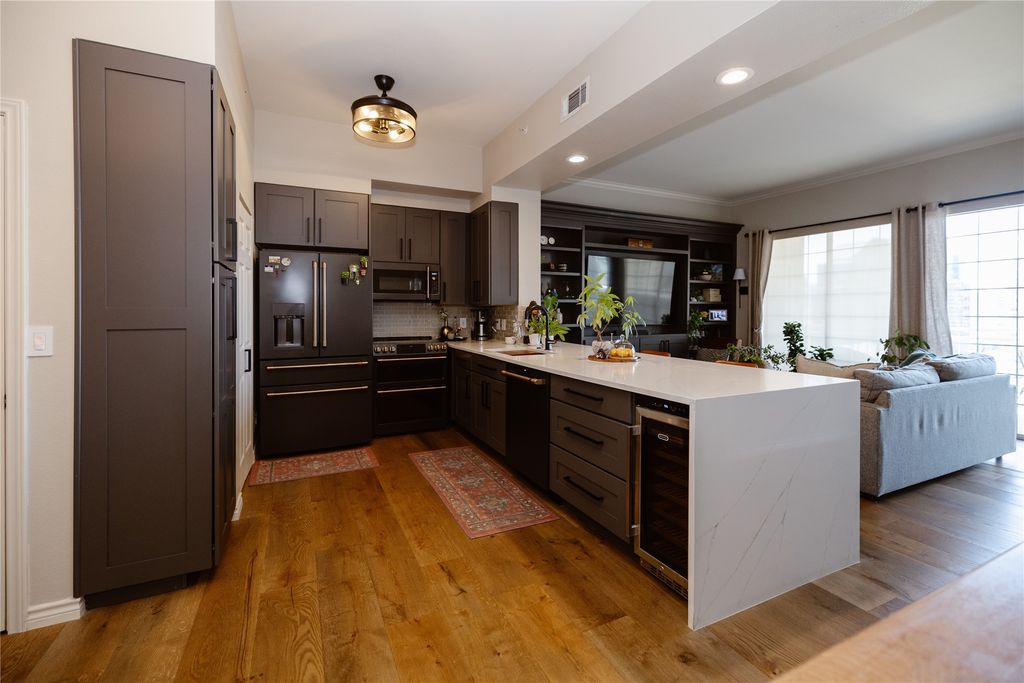 3225 Turtle Creek Boulevard 812, Dallas, TX 75219
