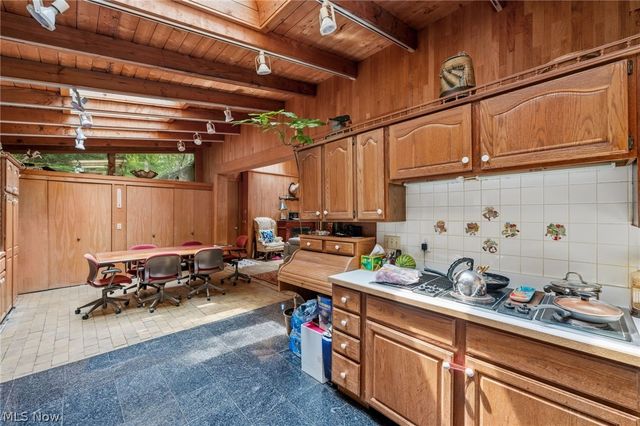 13610 Sperry Road, Novelty, OH 44072