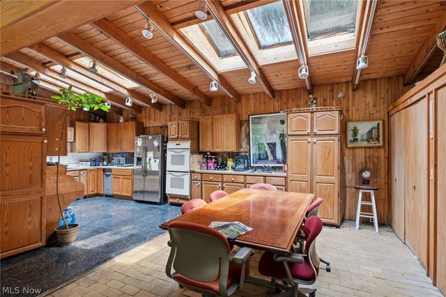 13610 Sperry Road, Novelty, OH 44072