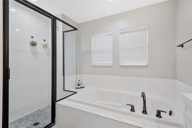 2852 BAYSHORE TRAILS DR, Tampa, FL 33611