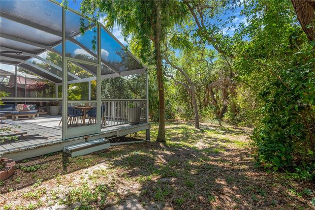 2852 BAYSHORE TRAILS DR, Tampa, FL 33611