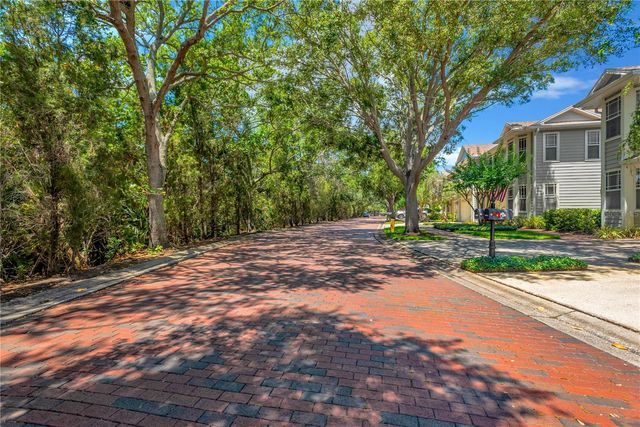2852 BAYSHORE TRAILS DR, Tampa, FL 33611
