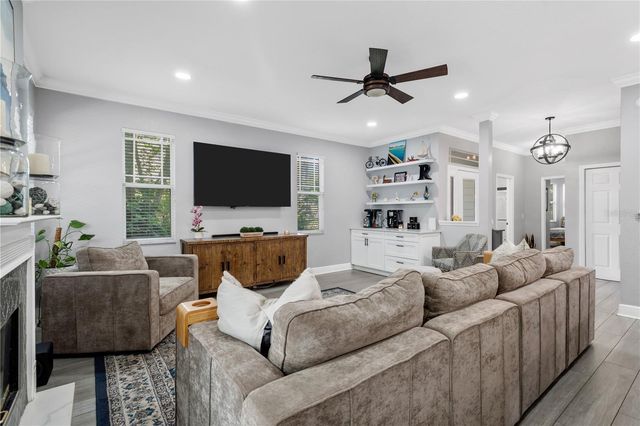 2852 BAYSHORE TRAILS DR, Tampa, FL 33611