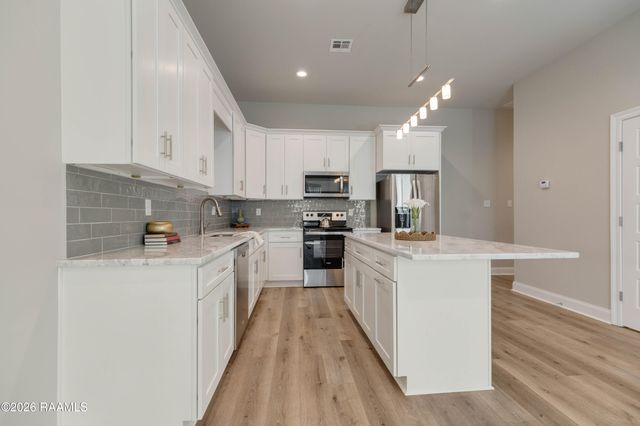 102 Canvasback Drive, Youngsville, LA 70592