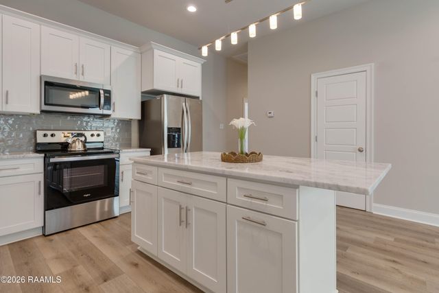 102 Canvasback Drive, Youngsville, LA 70592