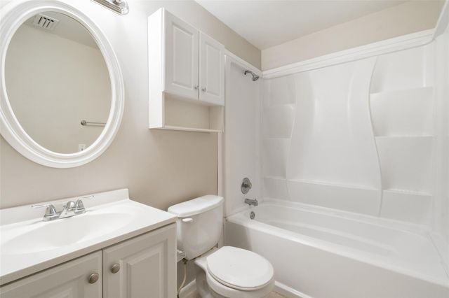 110 Old English Court, Jupiter, FL 33477