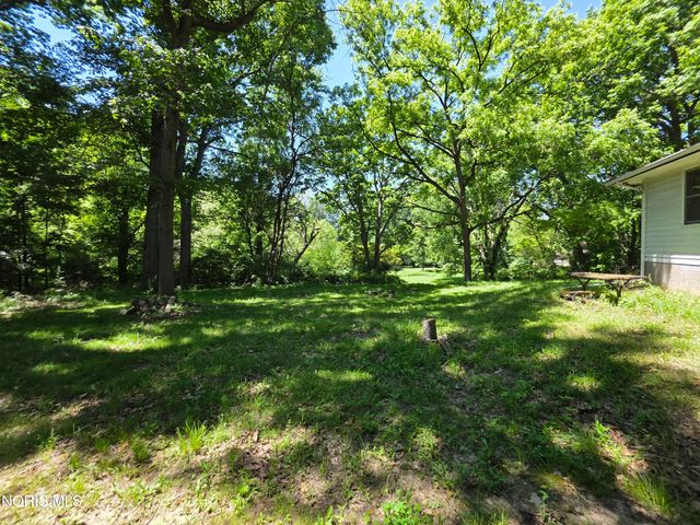 1011 Greenhills Road, Toledo, OH 43607
