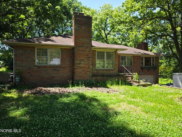 1011 Greenhills Road, Toledo, OH 43607