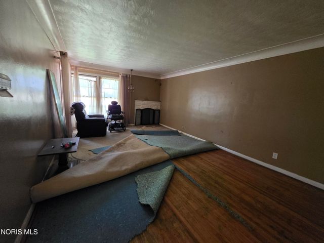 1011 Greenhills Road, Toledo, OH 43607