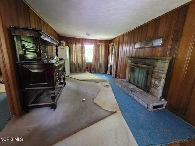 1011 Greenhills Road, Toledo, OH 43607
