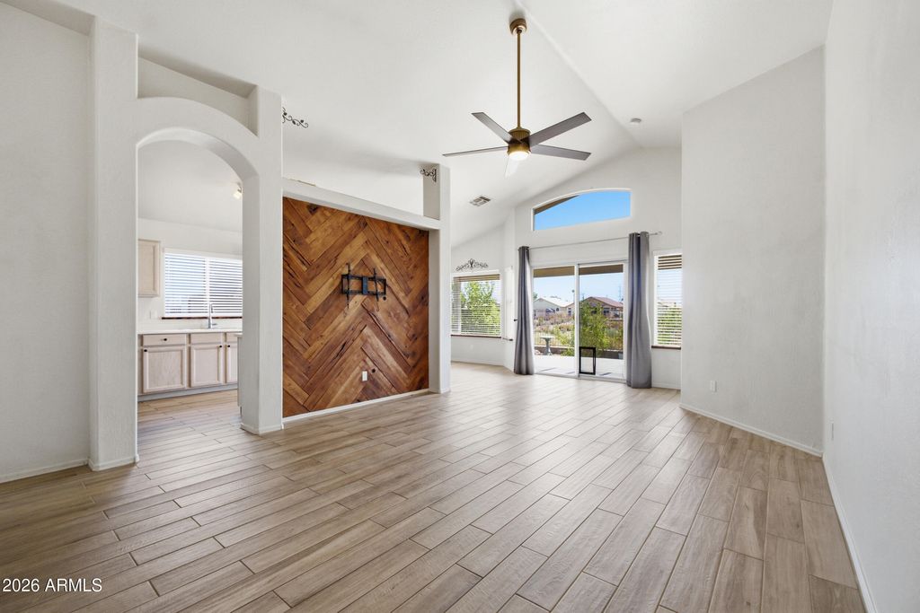 11615 W BRADSHAW MOUNTAIN Court, Surprise, AZ 85378 — exterior