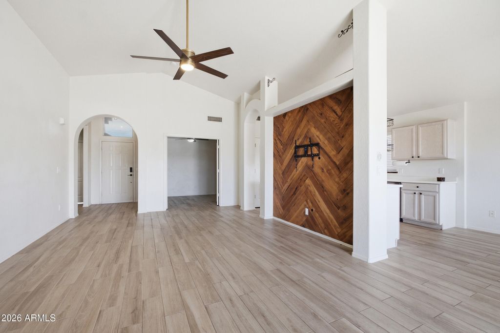 11615 W BRADSHAW MOUNTAIN Court, Surprise, AZ 85378 — photo 4