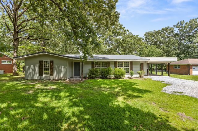 204 Foxboro Ln, Tullahoma, TN 37388
