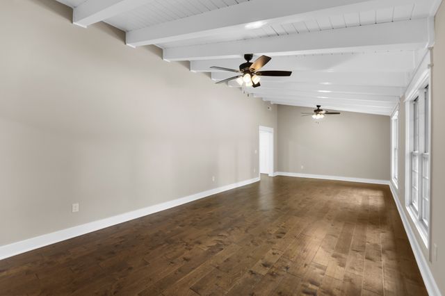 204 Foxboro Ln, Tullahoma, TN 37388