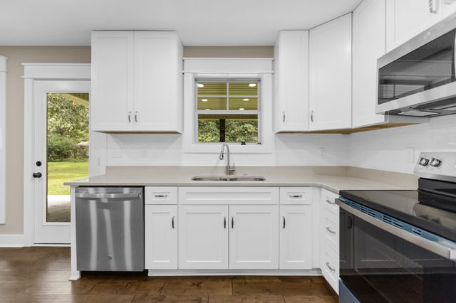 204 Foxboro Ln, Tullahoma, TN 37388
