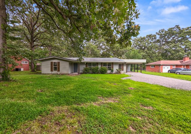 204 Foxboro Ln, Tullahoma, TN 37388