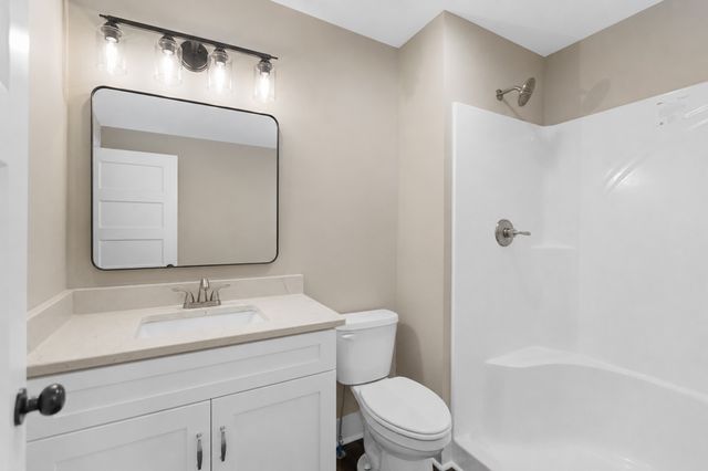 204 Foxboro Ln, Tullahoma, TN 37388