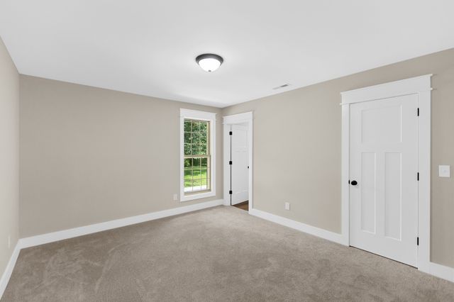 204 Foxboro Ln, Tullahoma, TN 37388