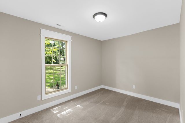 204 Foxboro Ln, Tullahoma, TN 37388