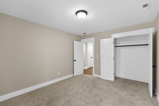 204 Foxboro Ln, Tullahoma, TN 37388