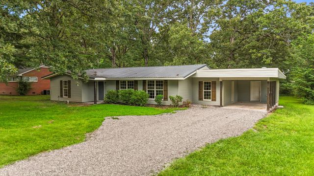 204 Foxboro Ln, Tullahoma, TN 37388