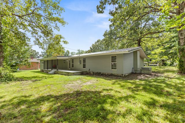 204 Foxboro Ln, Tullahoma, TN 37388