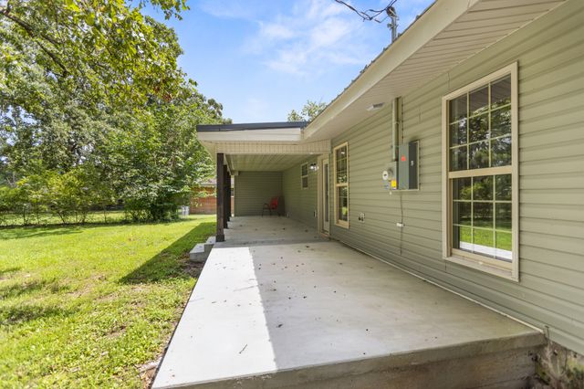204 Foxboro Ln, Tullahoma, TN 37388