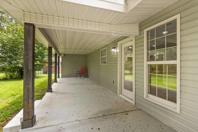204 Foxboro Ln, Tullahoma, TN 37388