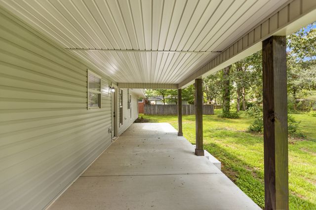 204 Foxboro Ln, Tullahoma, TN 37388