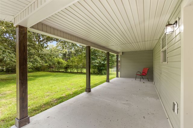 204 Foxboro Ln, Tullahoma, TN 37388