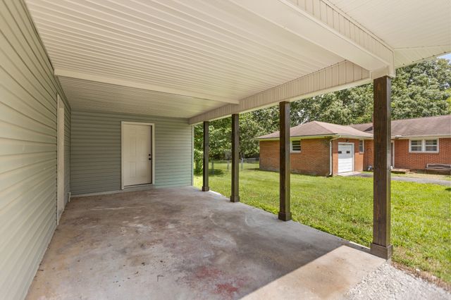 204 Foxboro Ln, Tullahoma, TN 37388